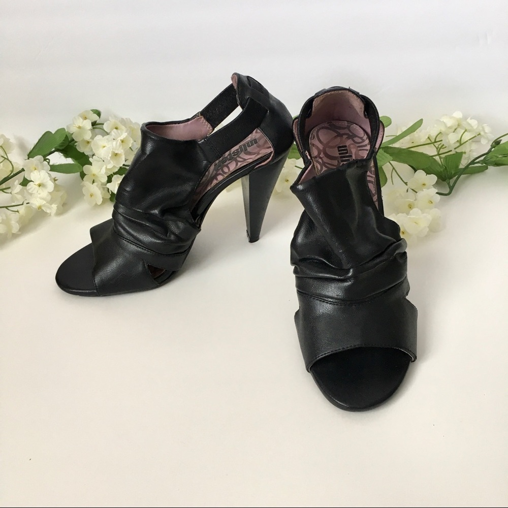 Slouchy Leather Peep-toe Heels